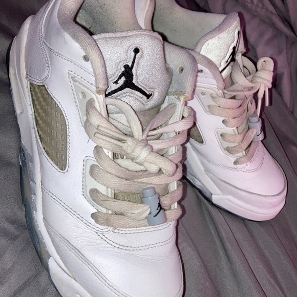 jordan 5s (size 6Y) - Picture 1 of 3